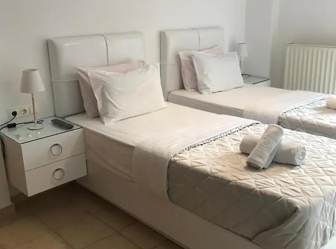 Amaryllis House Daire Platamon