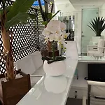 Amaryllis House Апартаменты *