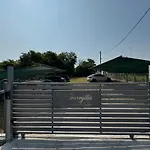 Amaryllis House Апартаменты *